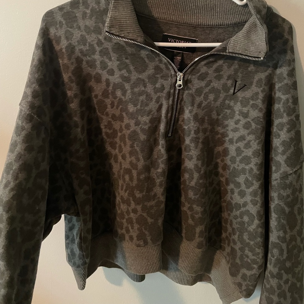 victoria secret cropped crewneck